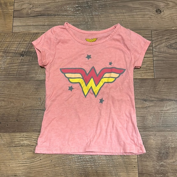 Wonder Woman T-shirt - Picture 1 of 2